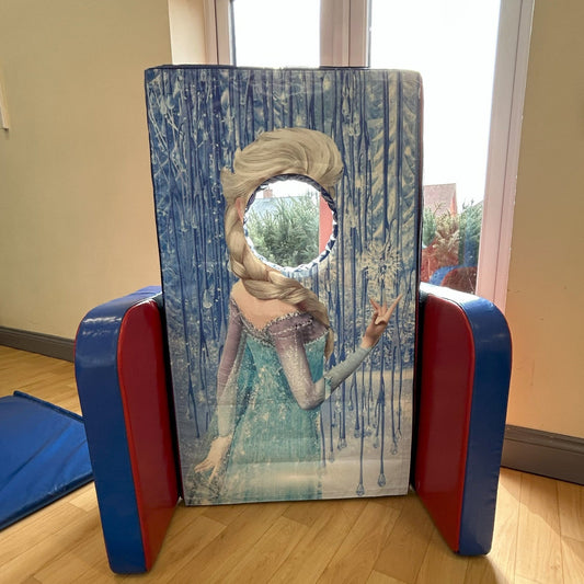 Frozen ‘Face in Hole’ Peek a Boo Red & Blue