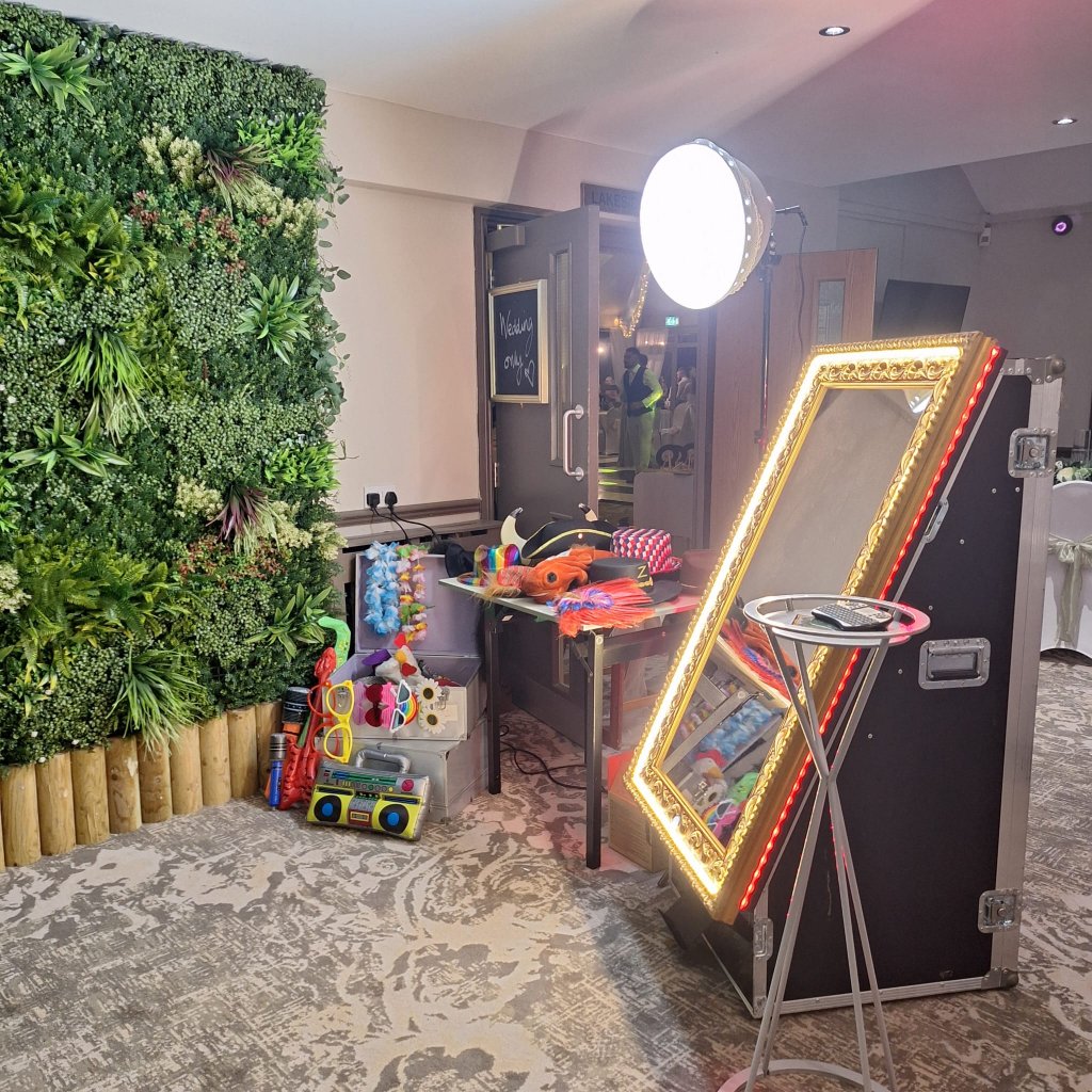 Magic Mirror & Photo Booths