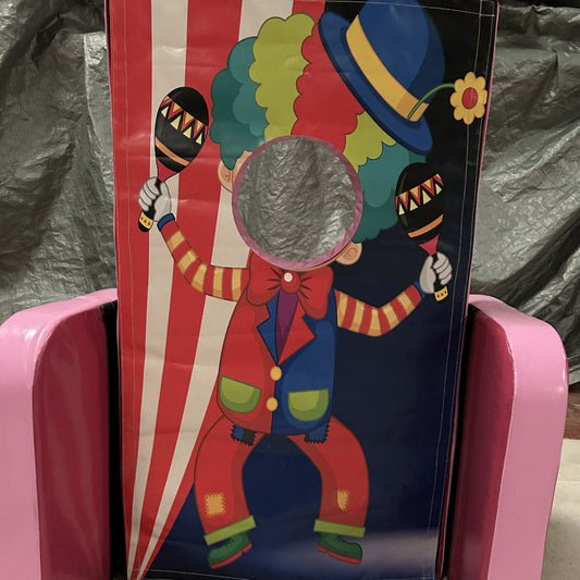 Circus ‘Face in Hole’  Peek a Boo Pink