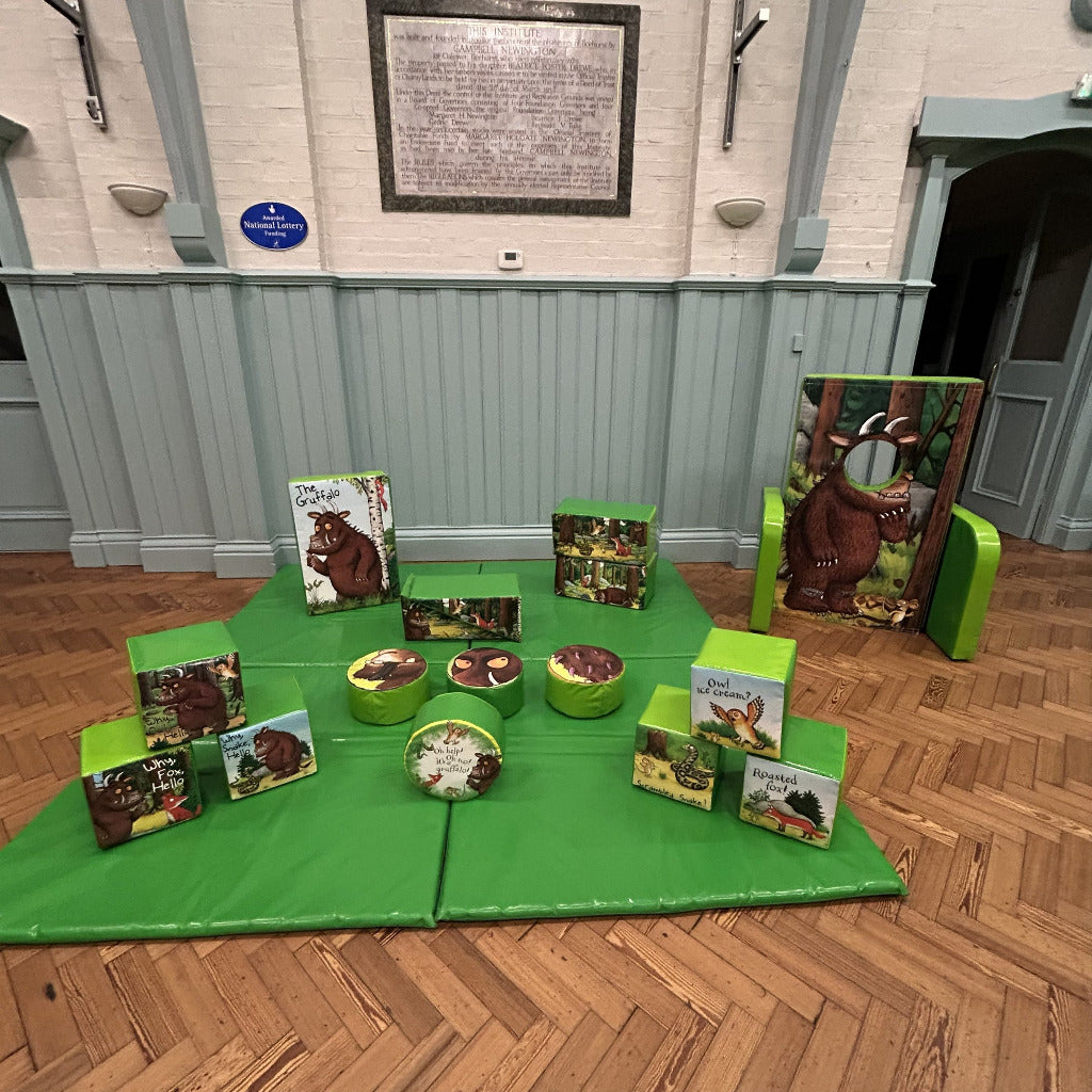 Gruffalo ‘Face in Hole’  Peek a Boo Green