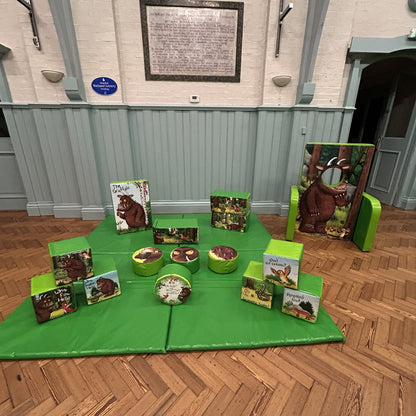 Gruffalo ‘Face in Hole’  Peek a Boo Green