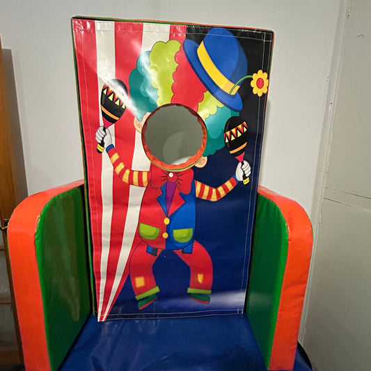 Circus ‘Face in Hole’  Peek a Boo Pink