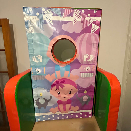 Gender Reveal Baby ‘Face in Hole’  Peek a Boo Green