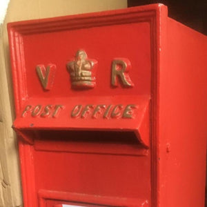 Classic Red Post Box (Cast Iron)